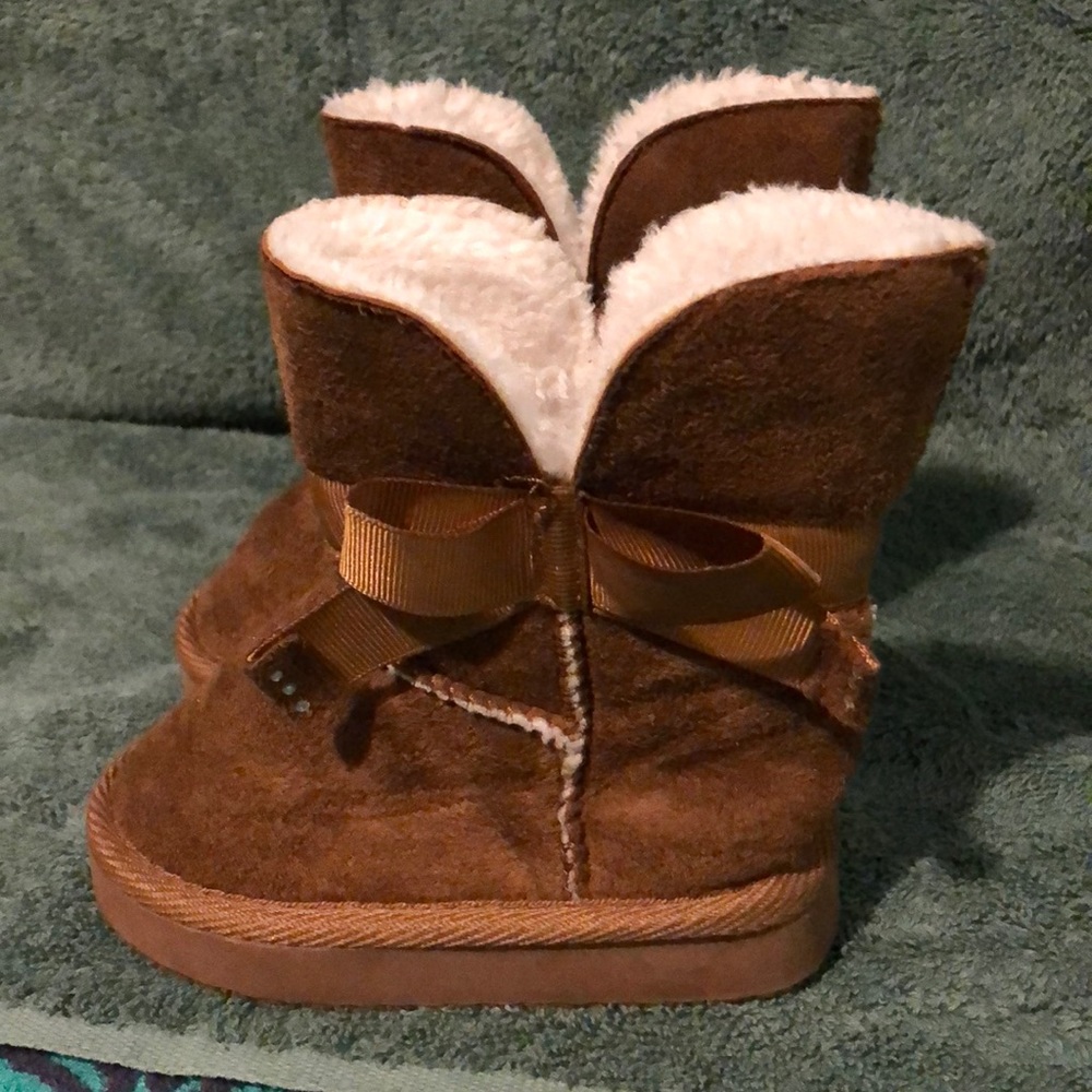 Adorable toddler girls bow tie boots